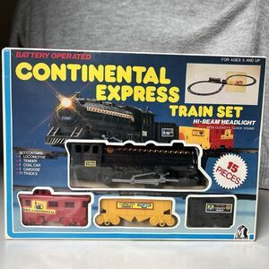 Train Set Battery Operated Continental Express Jumbos Internationals 15 Pieces